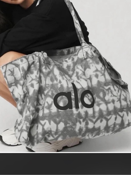 ALO Yoga Handbags - ALO Yoga Gray Tie-Dye Canvas Tote